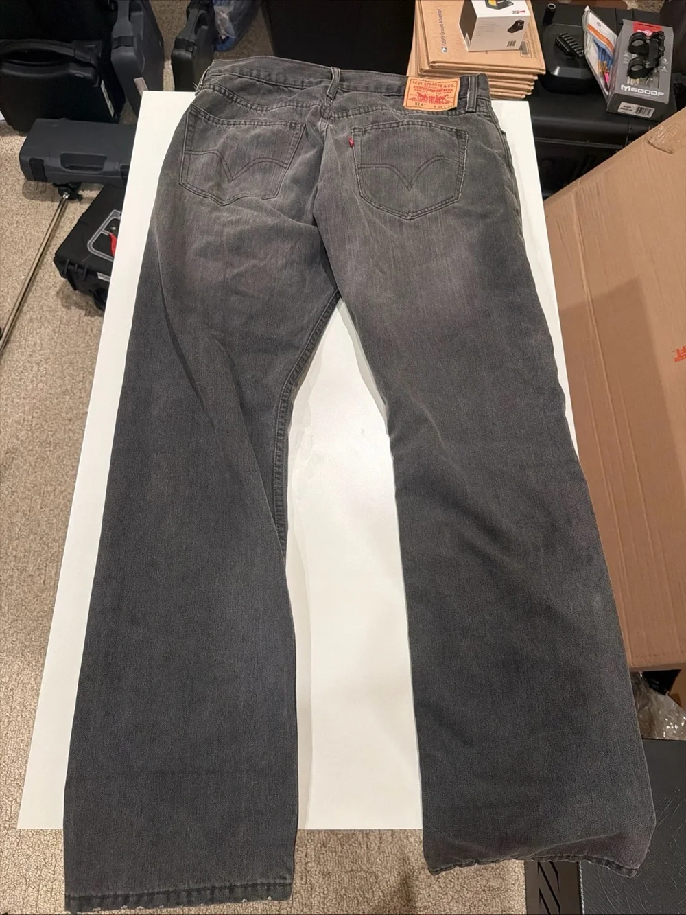Levi’s 514 Men's Gray Straight-Slim Jeans - Classic Everyday Denim